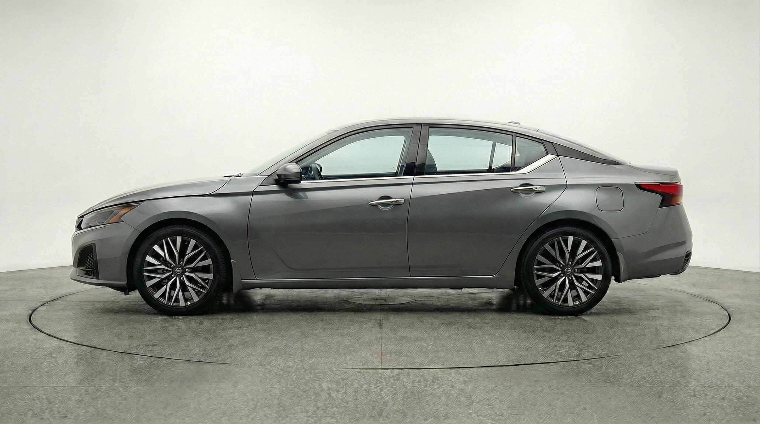 Thumbnail: 2025 Nissan Altima - 4