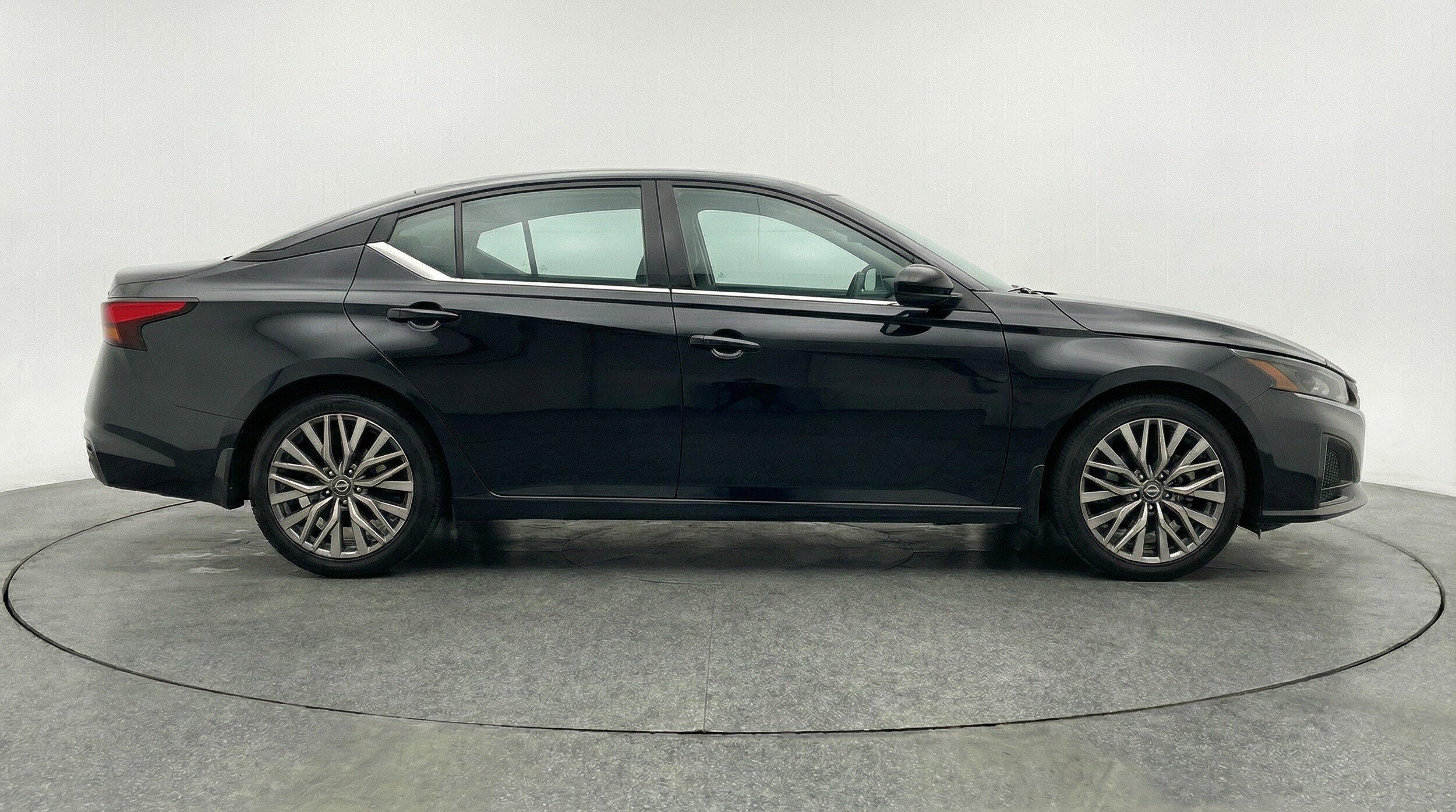 Thumbnail: 2025 Nissan Altima - 8