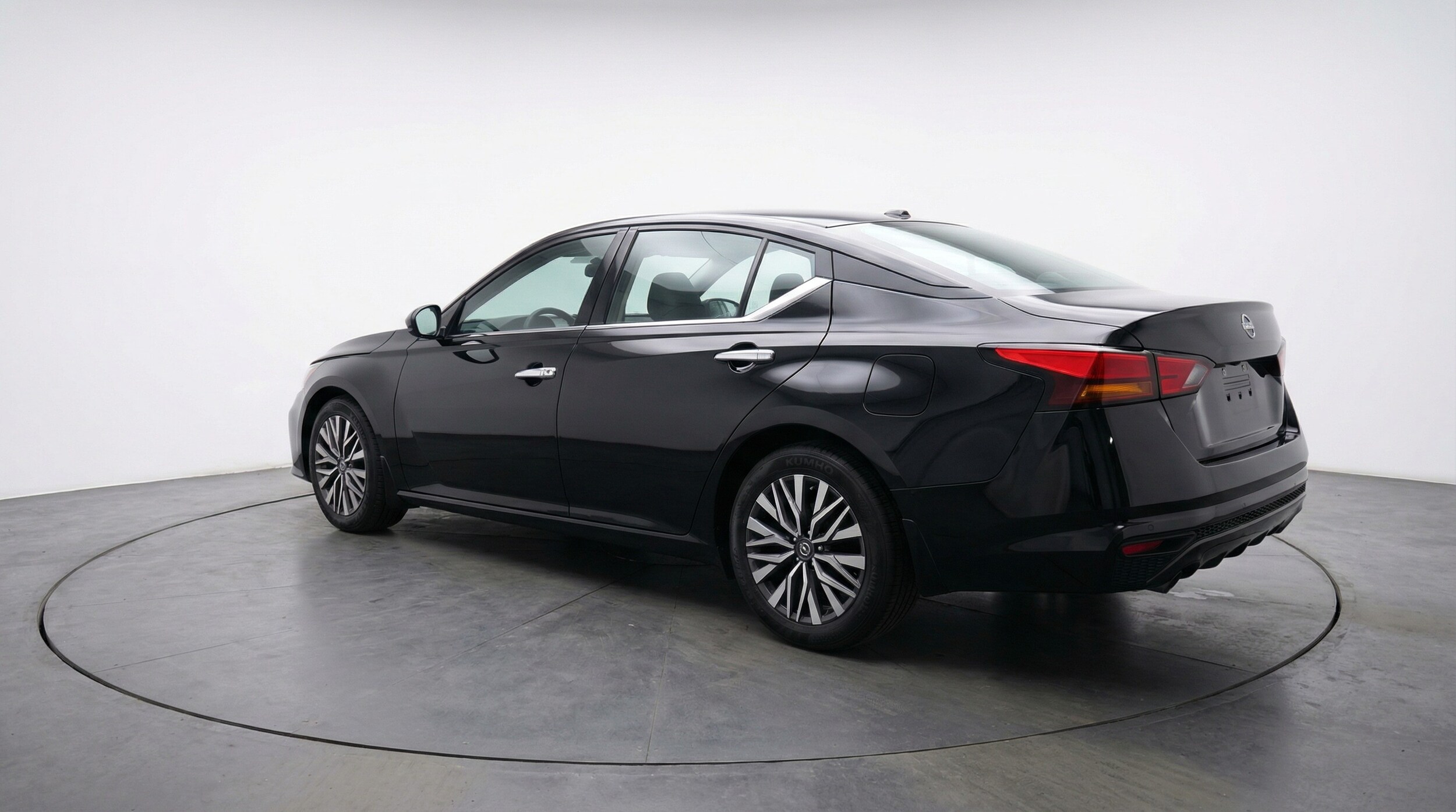 Thumbnail: 2025 Nissan Altima - 5