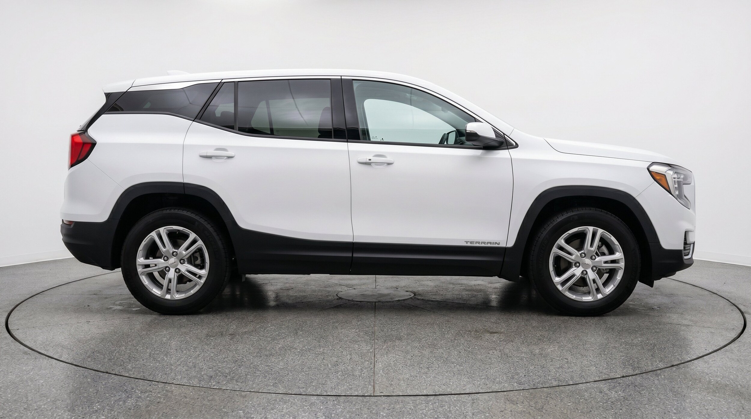 Thumbnail: 2024 GMC Terrain - 11
