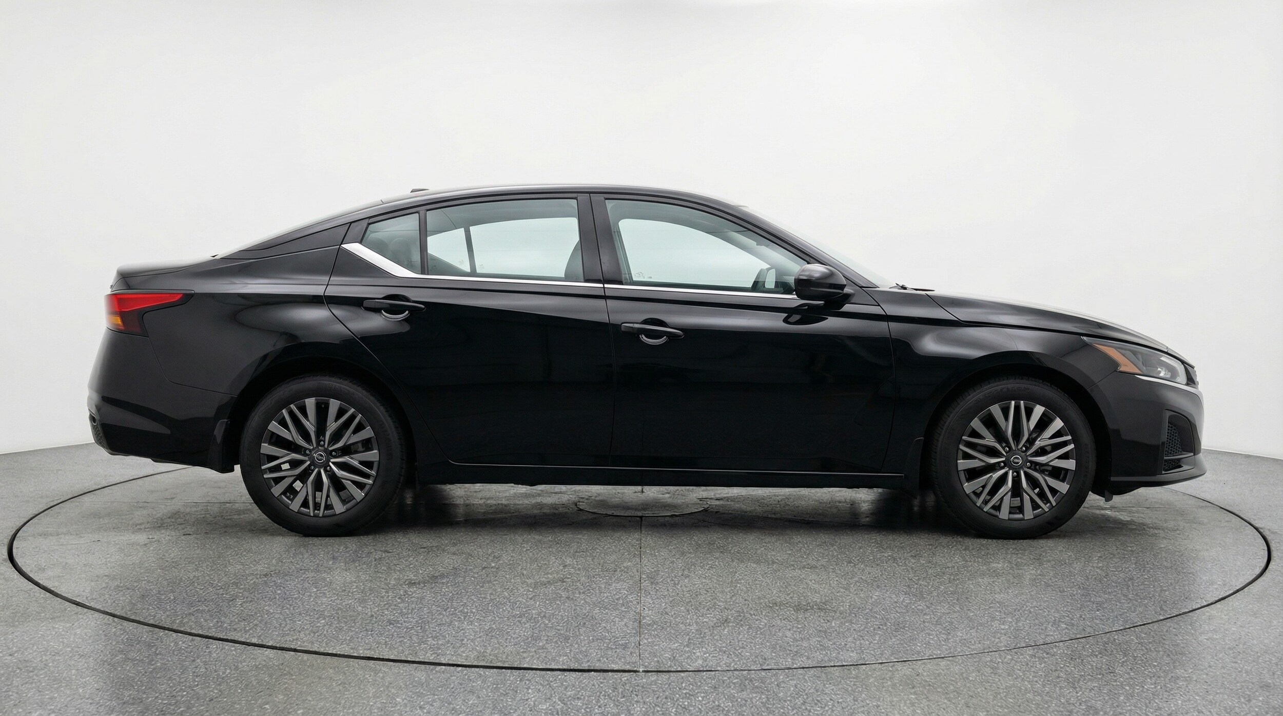 Thumbnail: 2025 Nissan Altima - 8