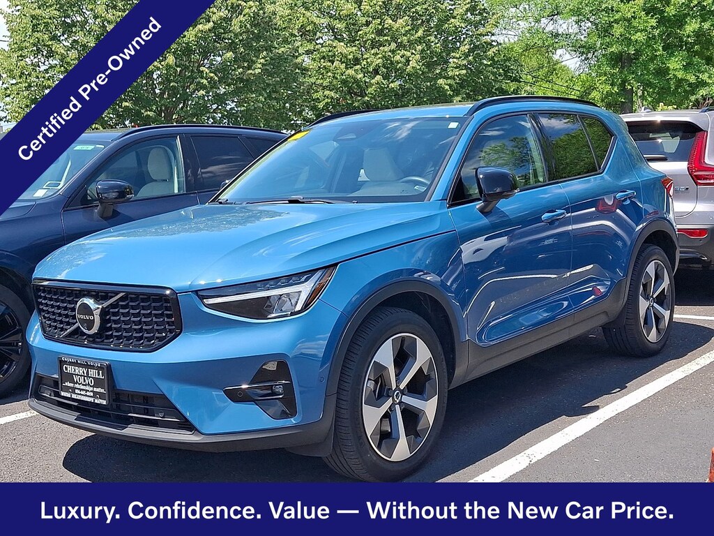 Certified 2024 Volvo XC40 B5 Plus Dark Theme SUV