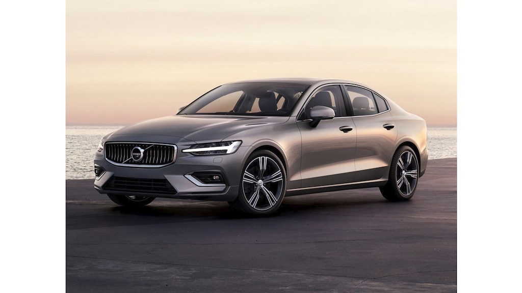 Used 2022 Volvo S60 B5 Momentum Sedan