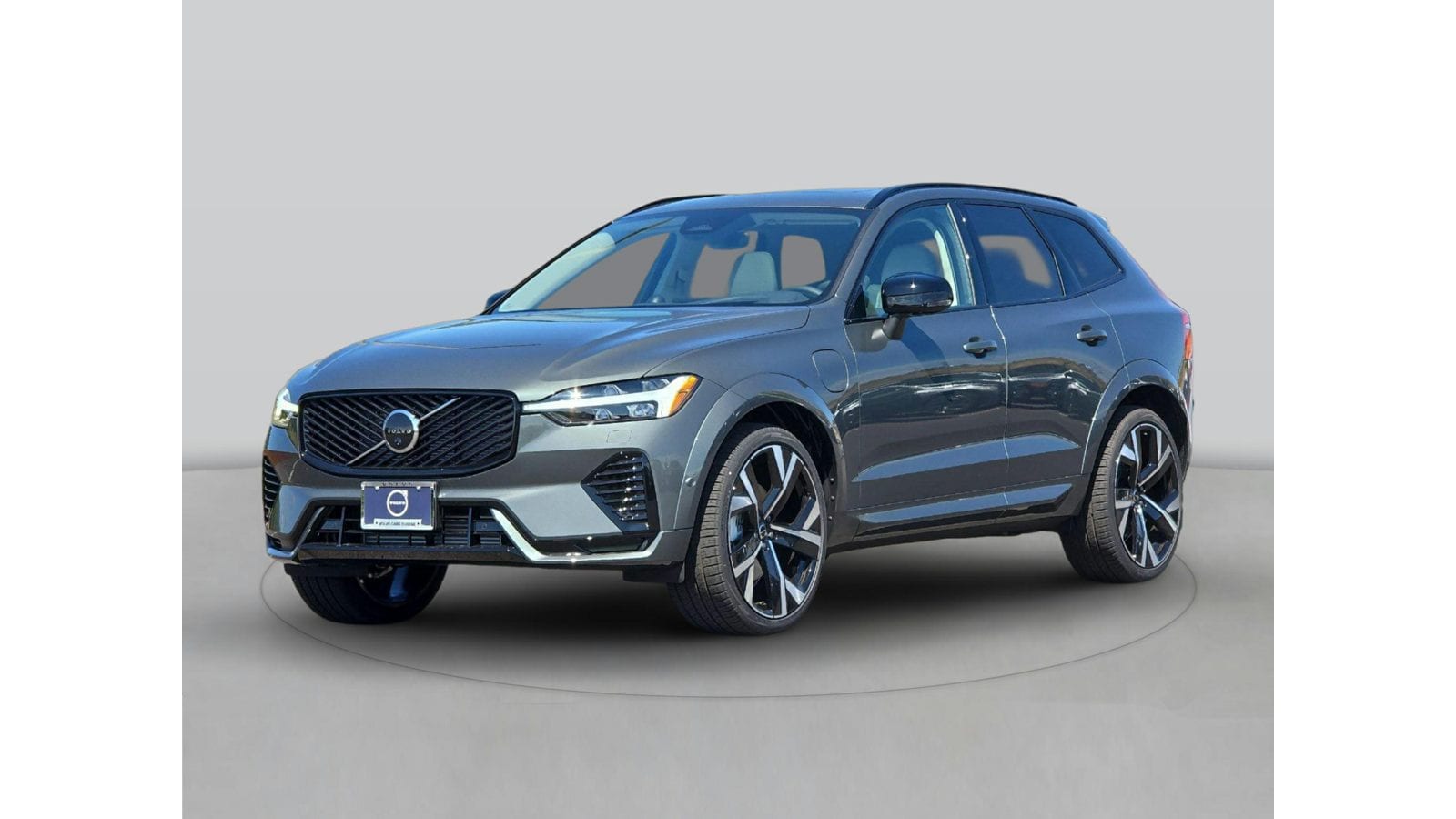 2026 Volvo XC60 plug-in hybrid SUV 