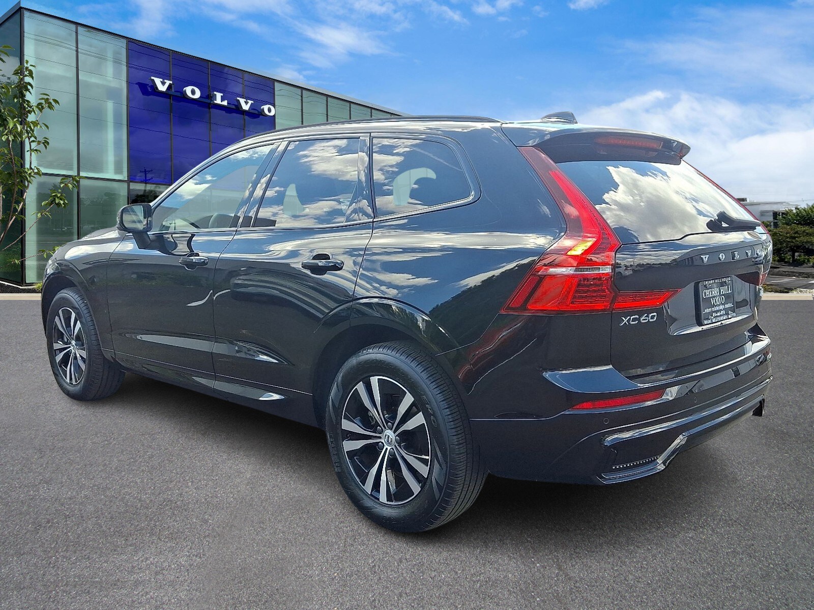 2025 Volvo XC60 B5 Core photo 3