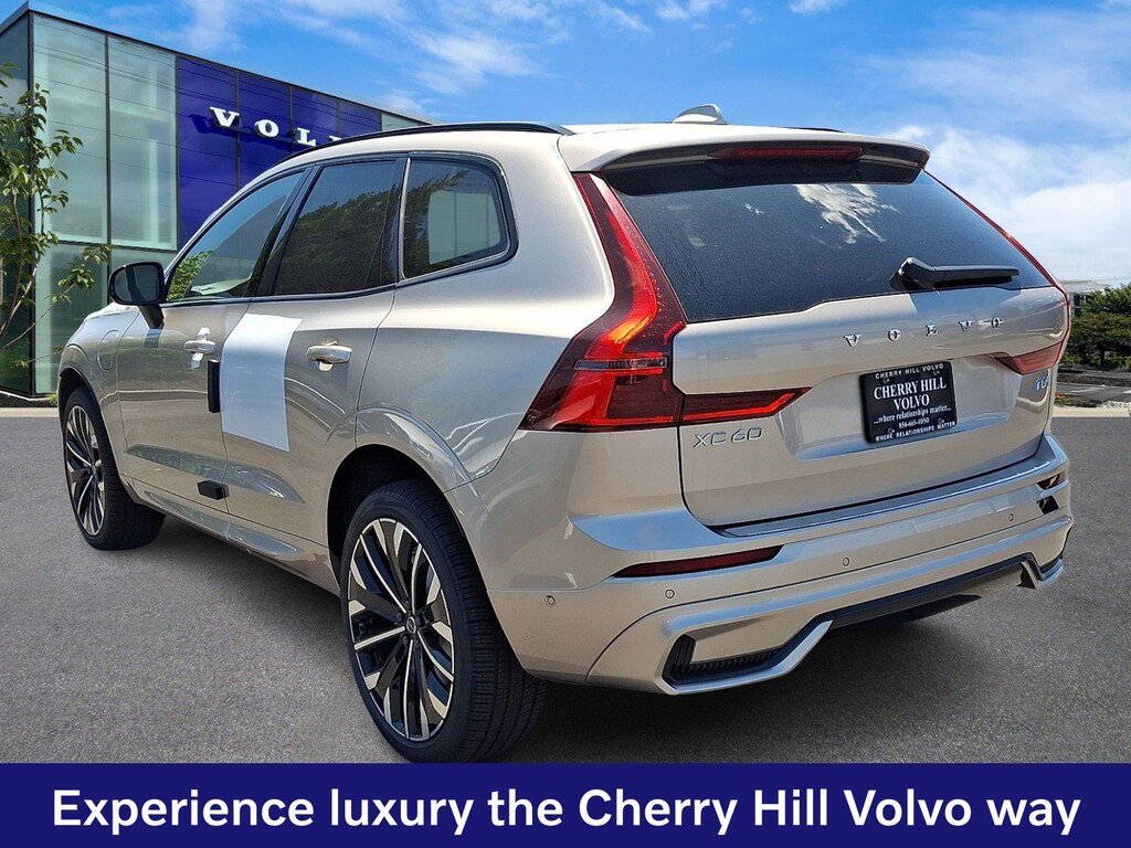 New 2026 Volvo XC60 plug-in hybrid T8 Ultra SUV