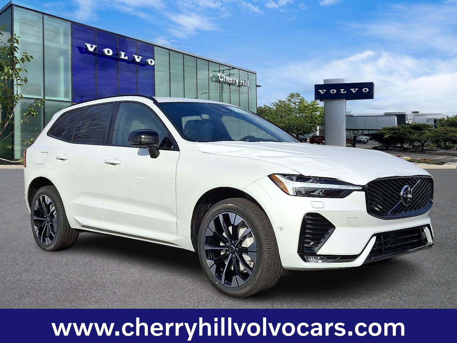 2026 Volvo XC60 Plus's photo