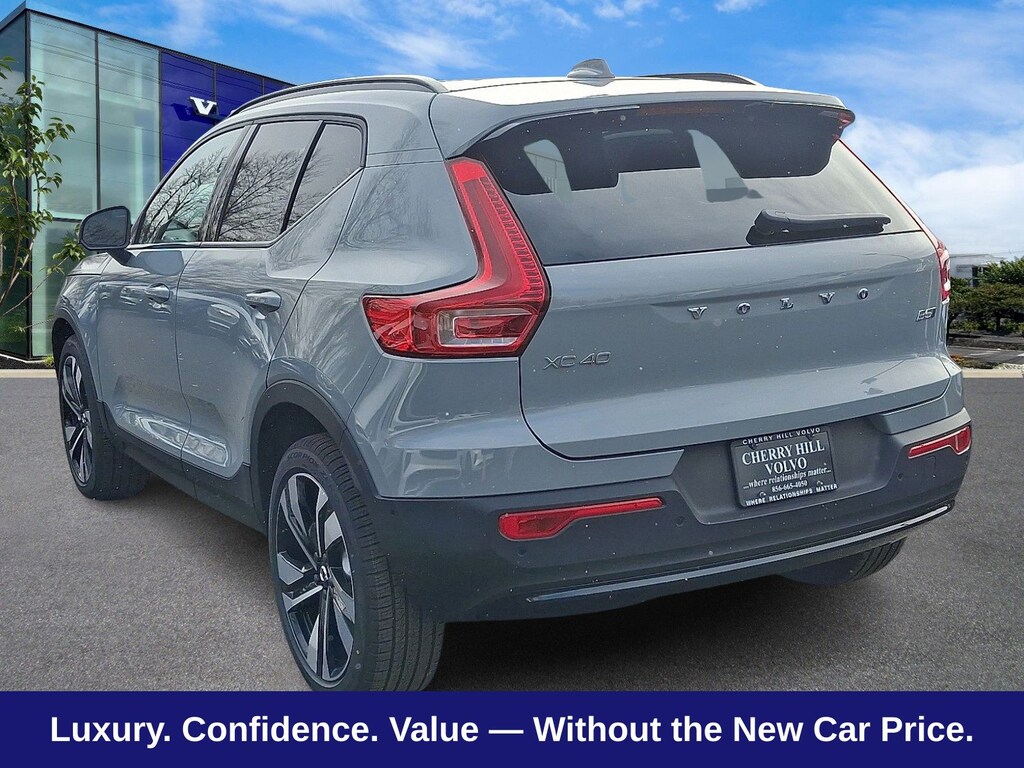 New 2026 Volvo XC40 B5 Ultra SUV