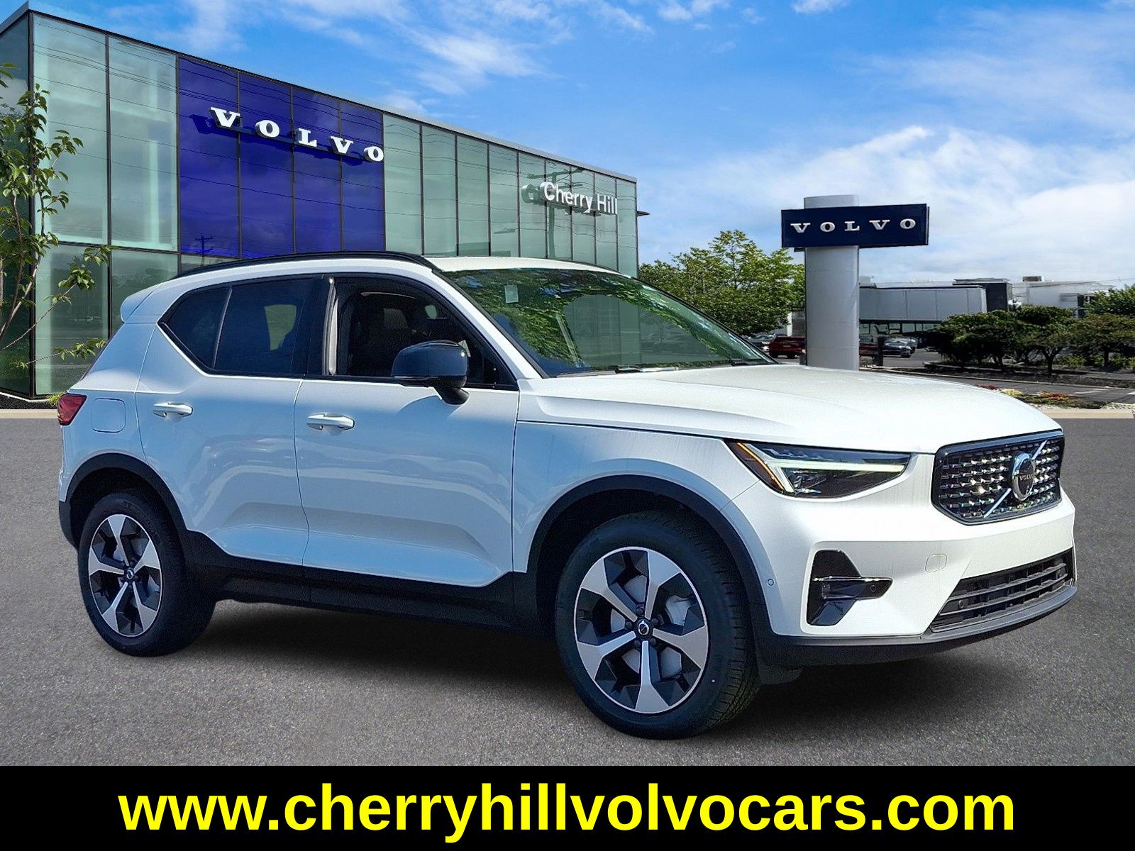 2025 Volvo XC40 Plus