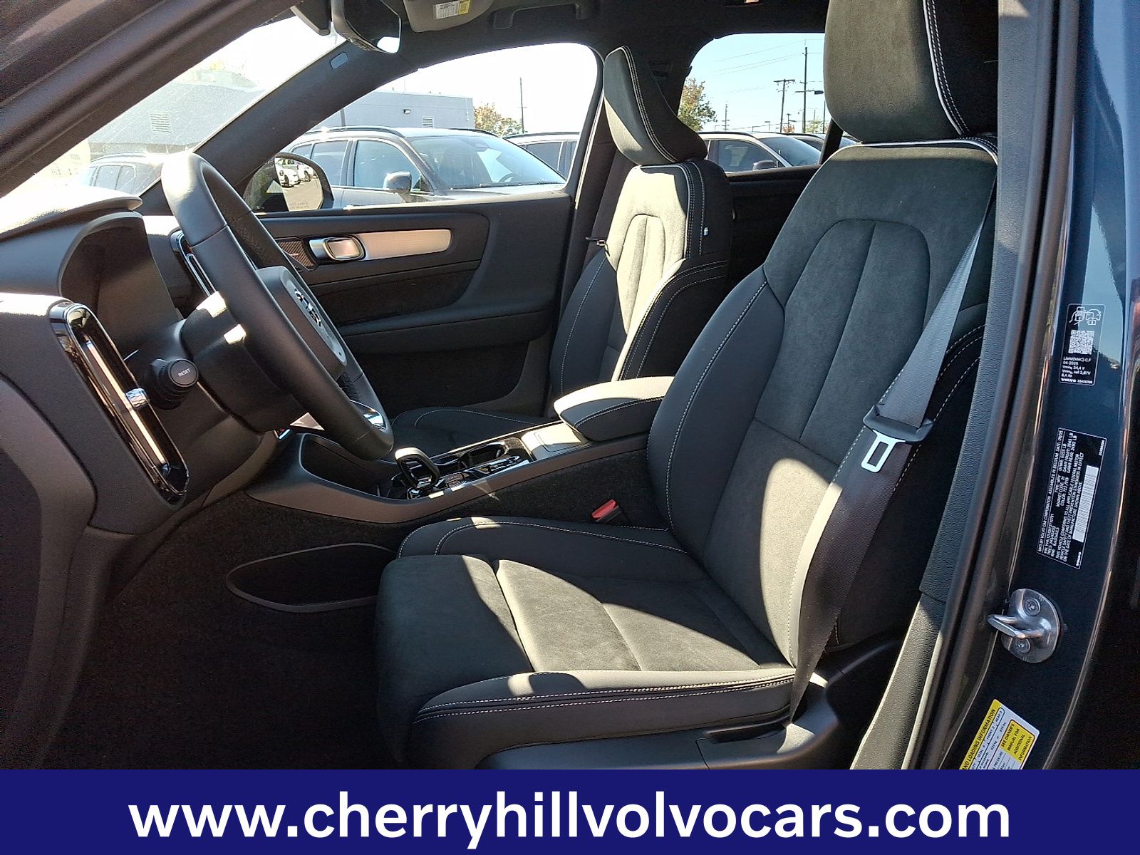 2026 Volvo XC40 Ultra Black Edition - Photo 10