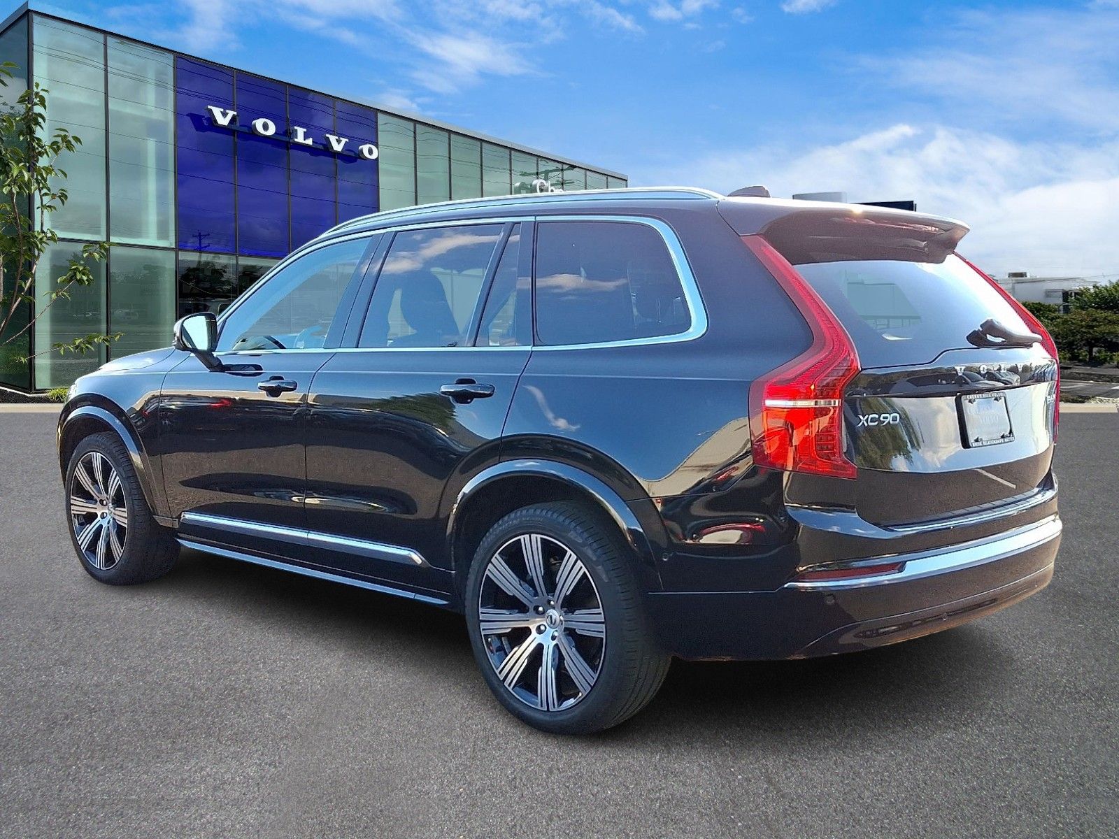 2023 Volvo XC90 AWD Ultimate photo 3