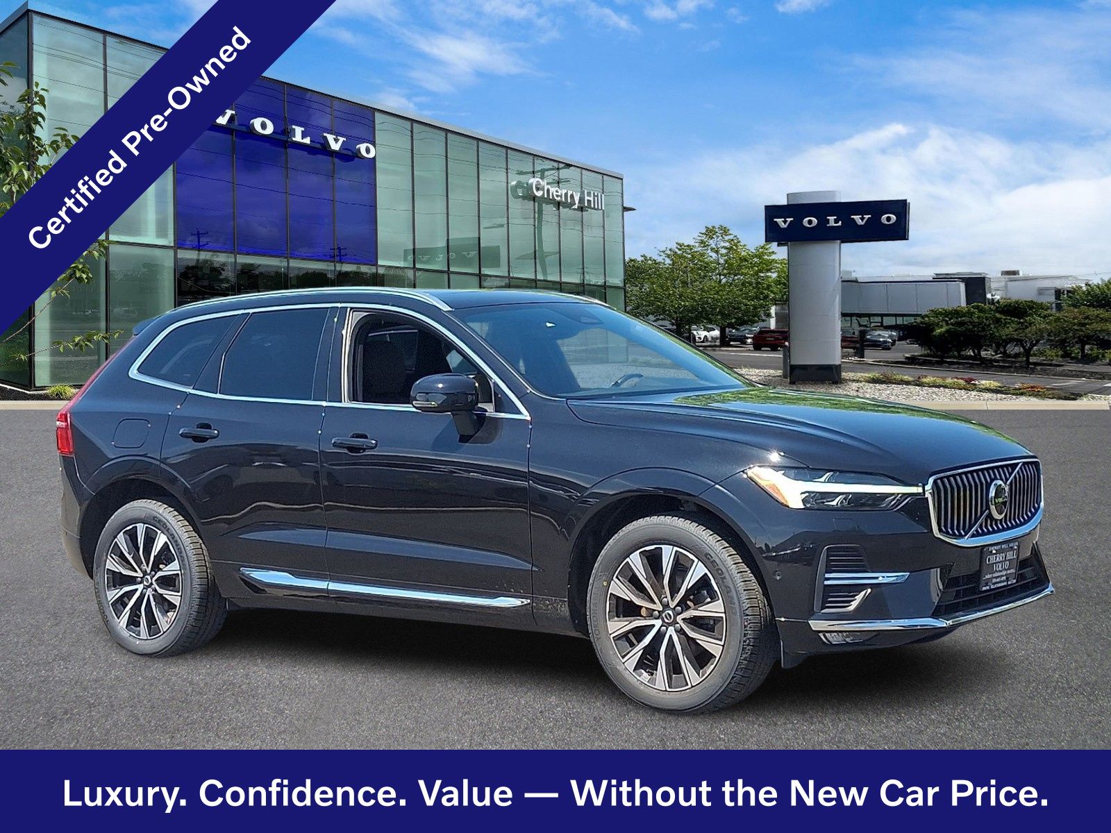 2023 Volvo XC60 B5 Plus Bright Theme AWD's photo