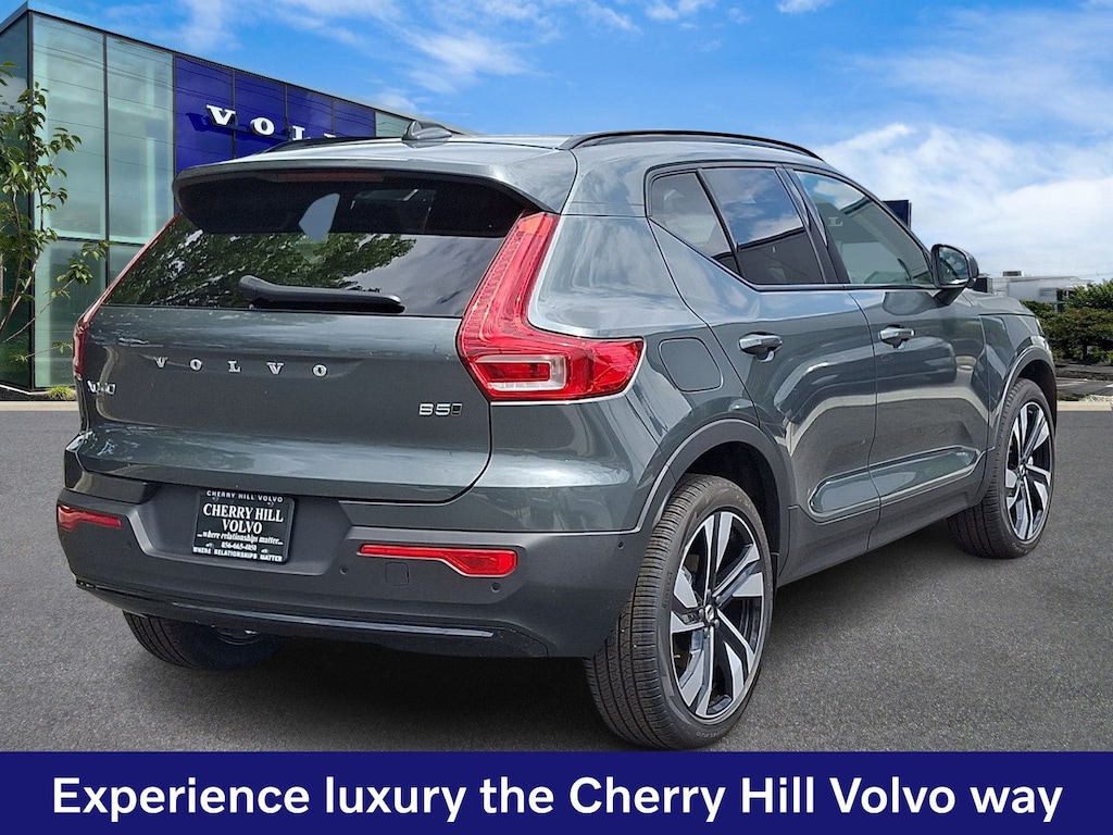 New 2026 Volvo XC40 B5 Plus SUV