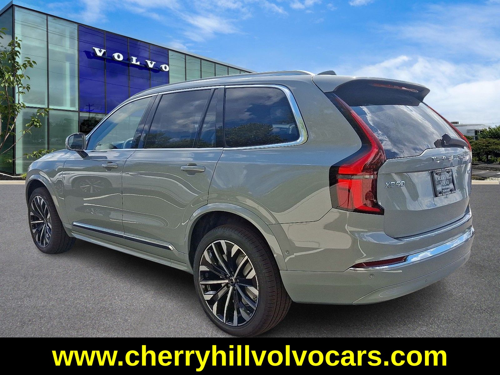 2026 Volvo XC90 AWD Plus photo 3