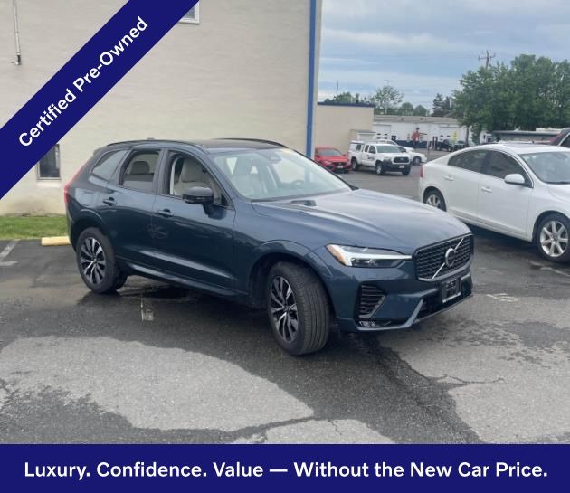 2024 Volvo XC60 B5 Core Dark Theme AWD's photo