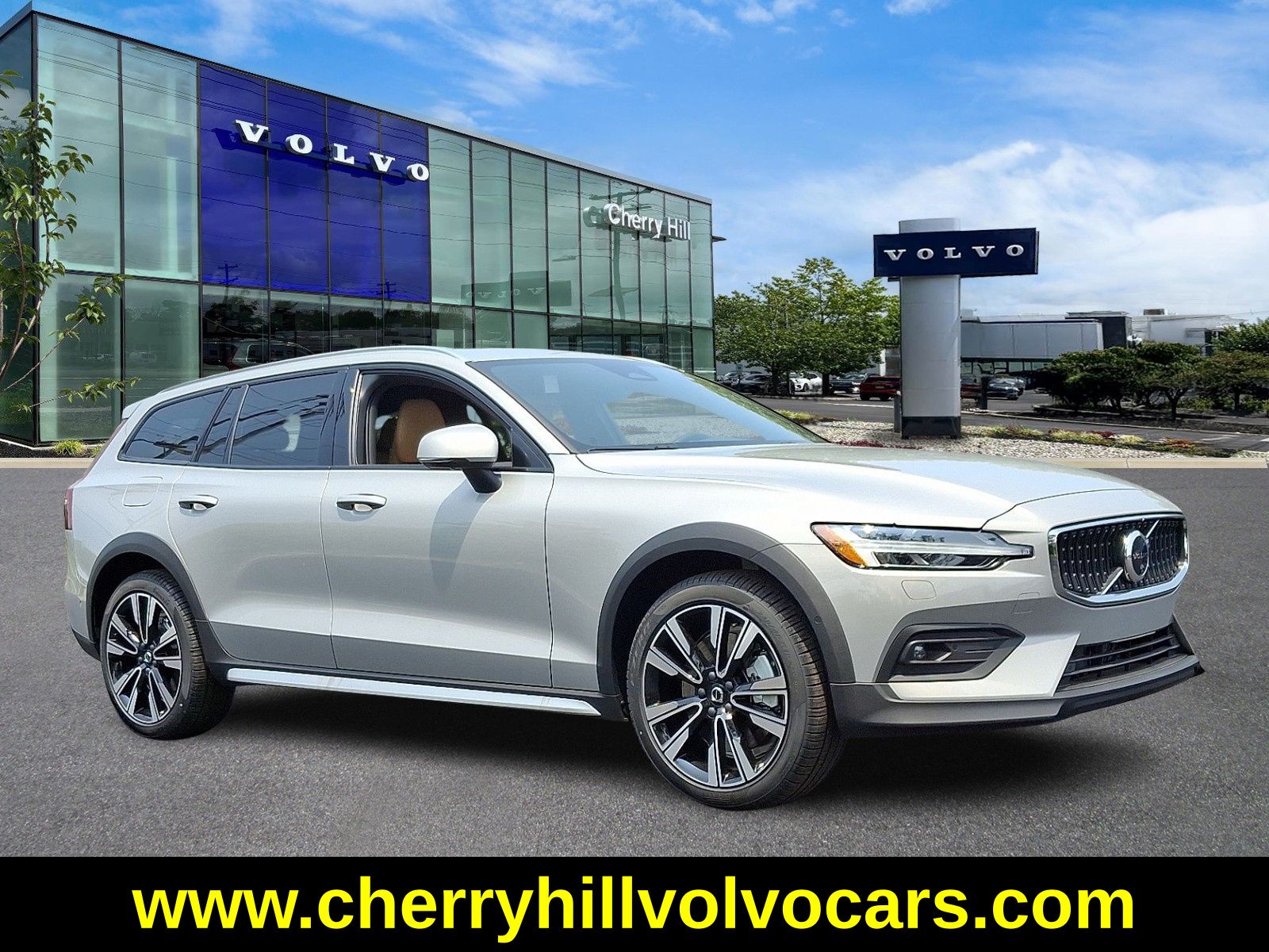 2025 Volvo V60 Cross Country Wagon 