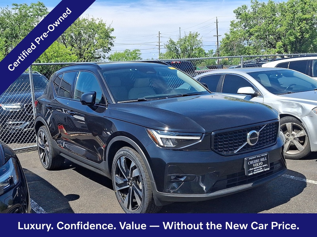 Certified 2023 Volvo XC40 B5 Plus Dark Theme SUV