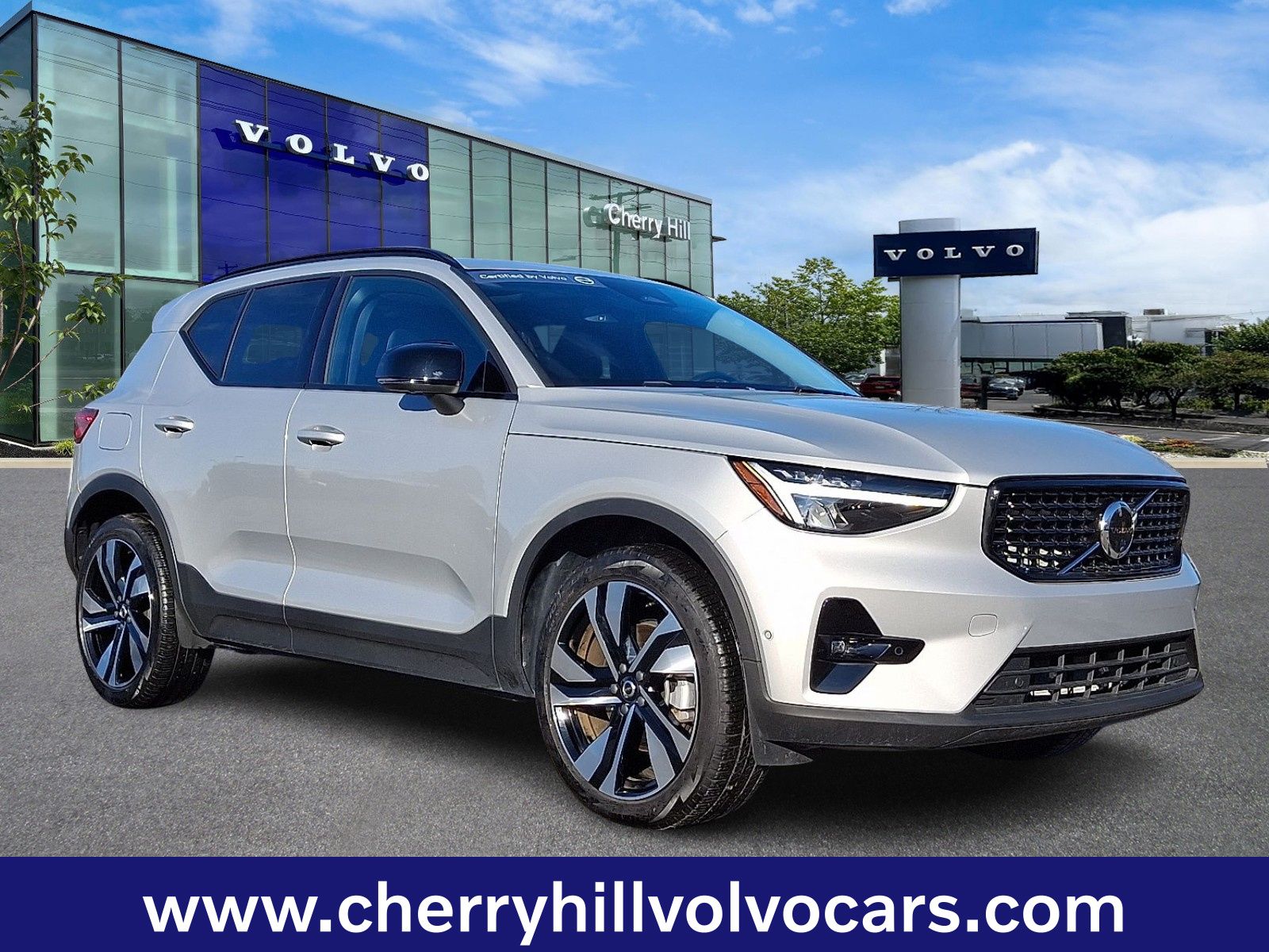 2025 Volvo XC40 Plus's photo