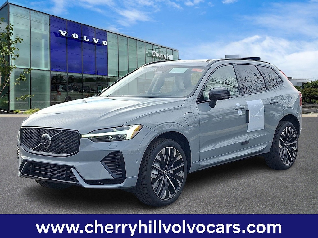 New 2026 Volvo XC60 plug-in hybrid T8 Ultra SUV