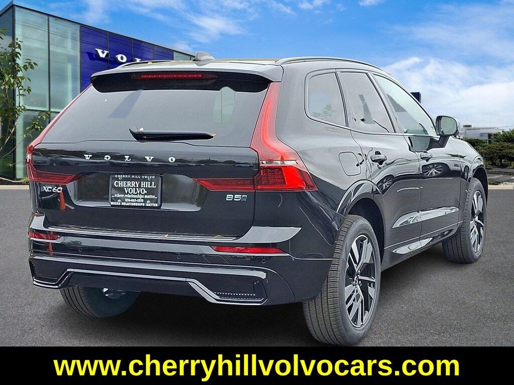New 2026 Volvo XC60 B5 Core SUV