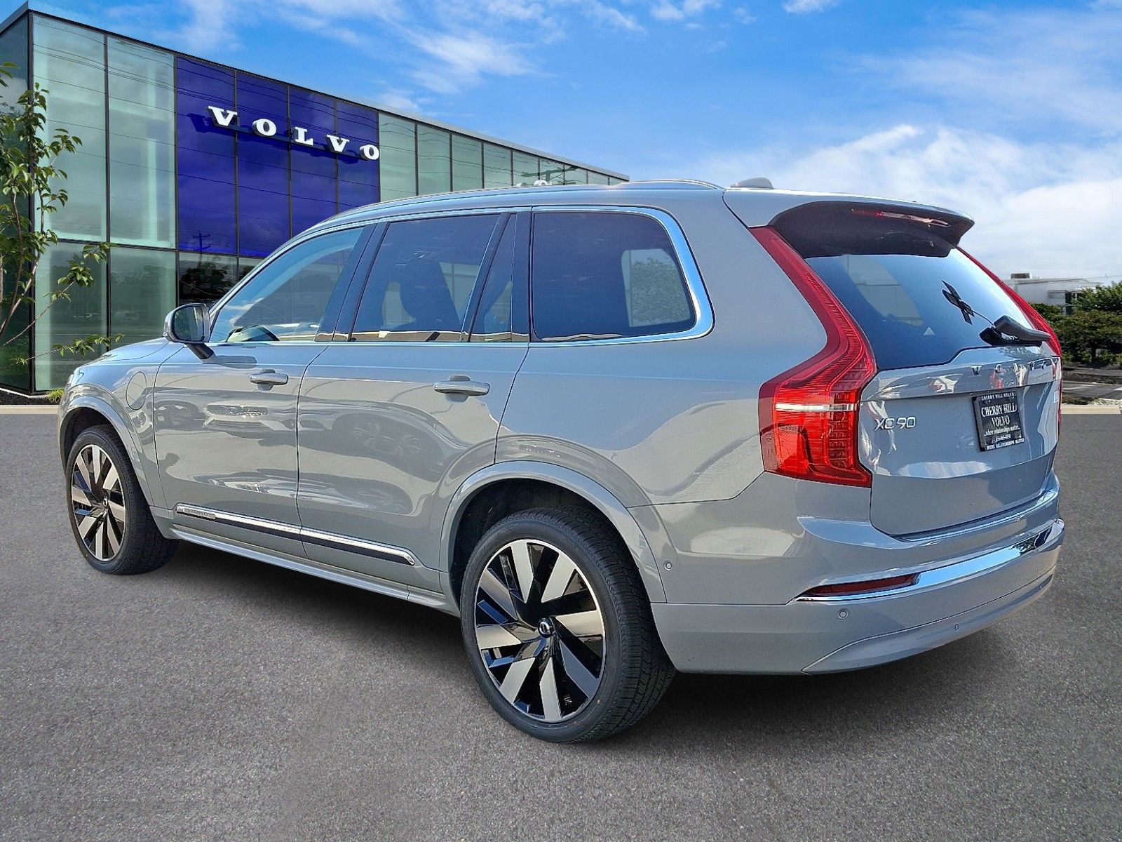 2024 Volvo XC90 Recharge T8 Ultimate photo 3