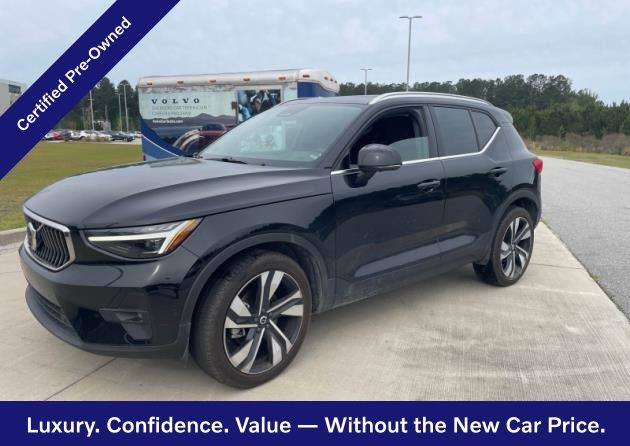 2025 Volvo XC40 B5 Plus Bright AWD's photo
