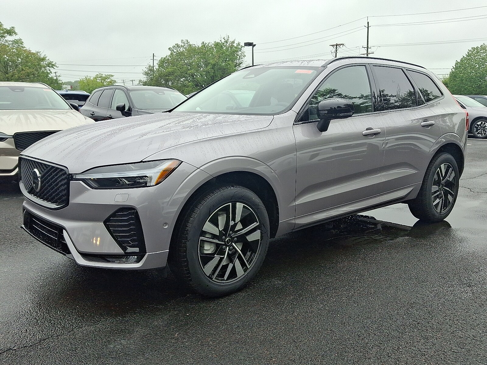 2026 Volvo XC60 B5 Plus photo 3
