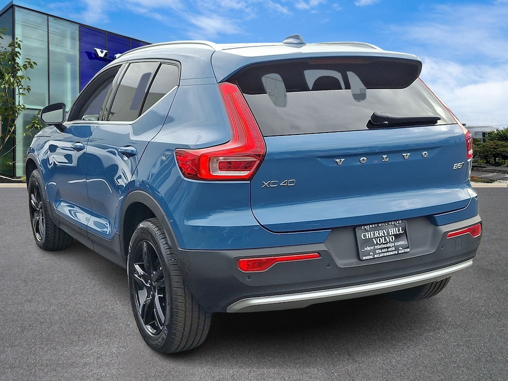 Certified 2025 Volvo XC40 B5 AWD Core Bright B5 Core Bright Theme