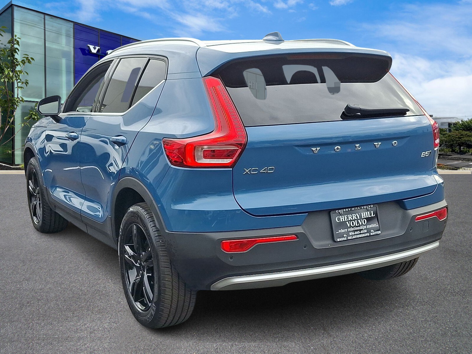 2025 Volvo XC40 AWD Core photo 3