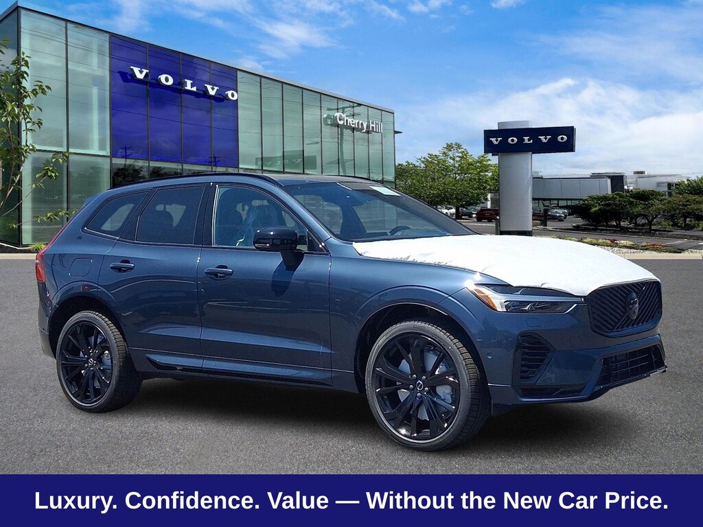 New 2026 Volvo XC40 B5 Core SUV