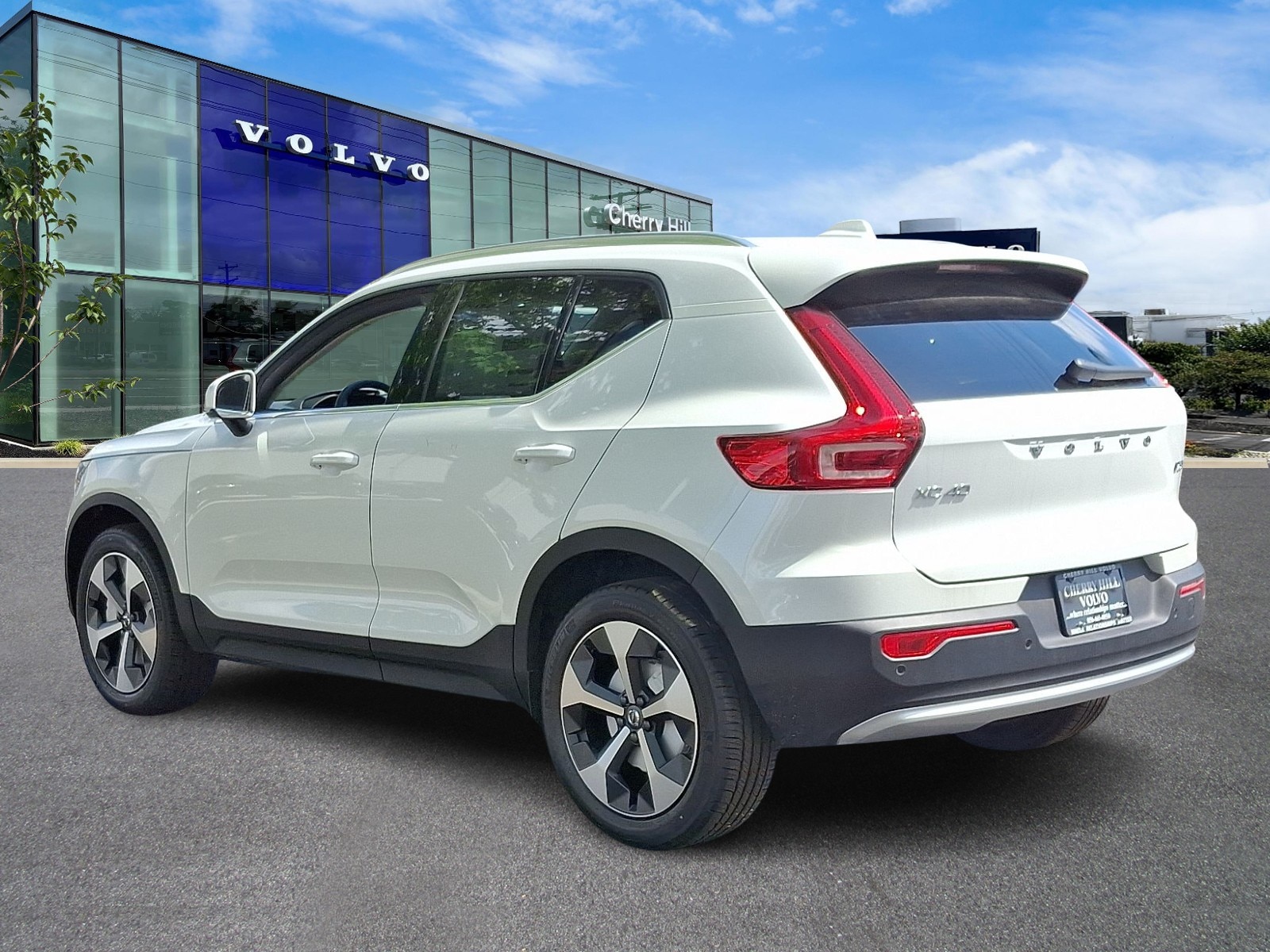 2025 Volvo XC40 Core photo 4