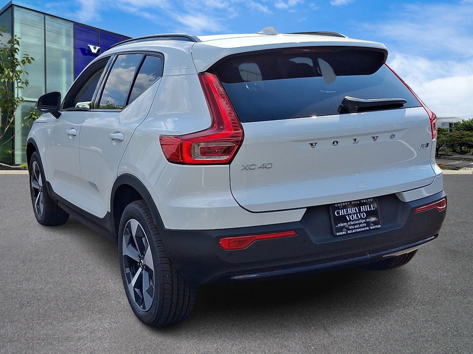 2026 Volvo XC40 AWD Plus photo 4