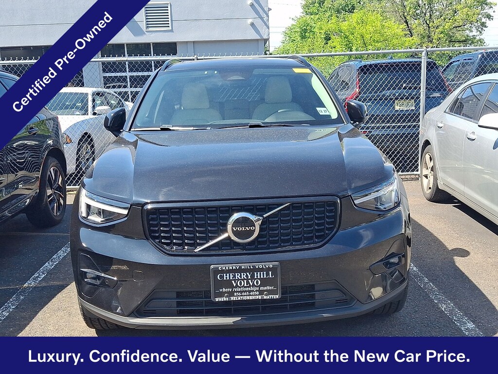 Certified 2023 Volvo XC40 B5 Plus Dark Theme SUV