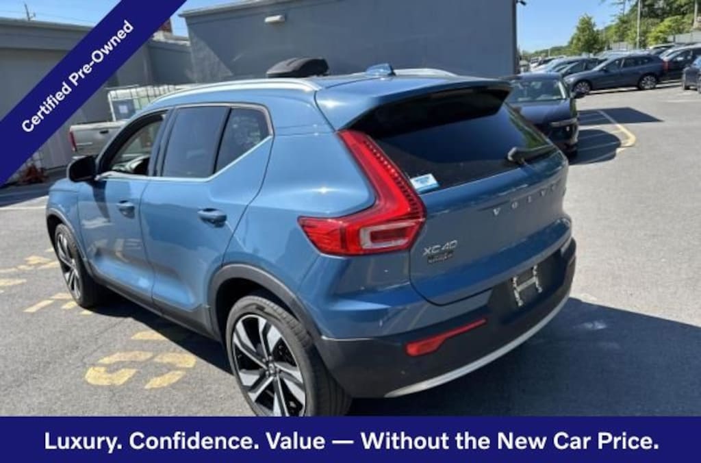 Certified 2023 Volvo XC40 B5 Plus Bright Theme SUV