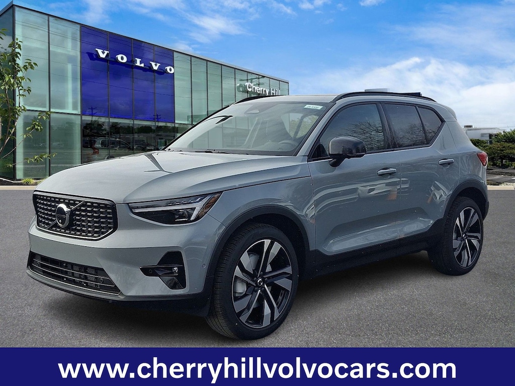 New 2026 Volvo XC40 B5 Ultra SUV