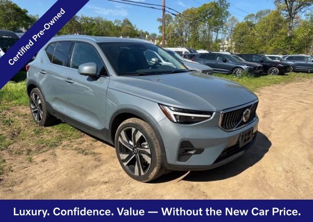 2023 Volvo XC40 B5 Ultimate Bright AWD's photo