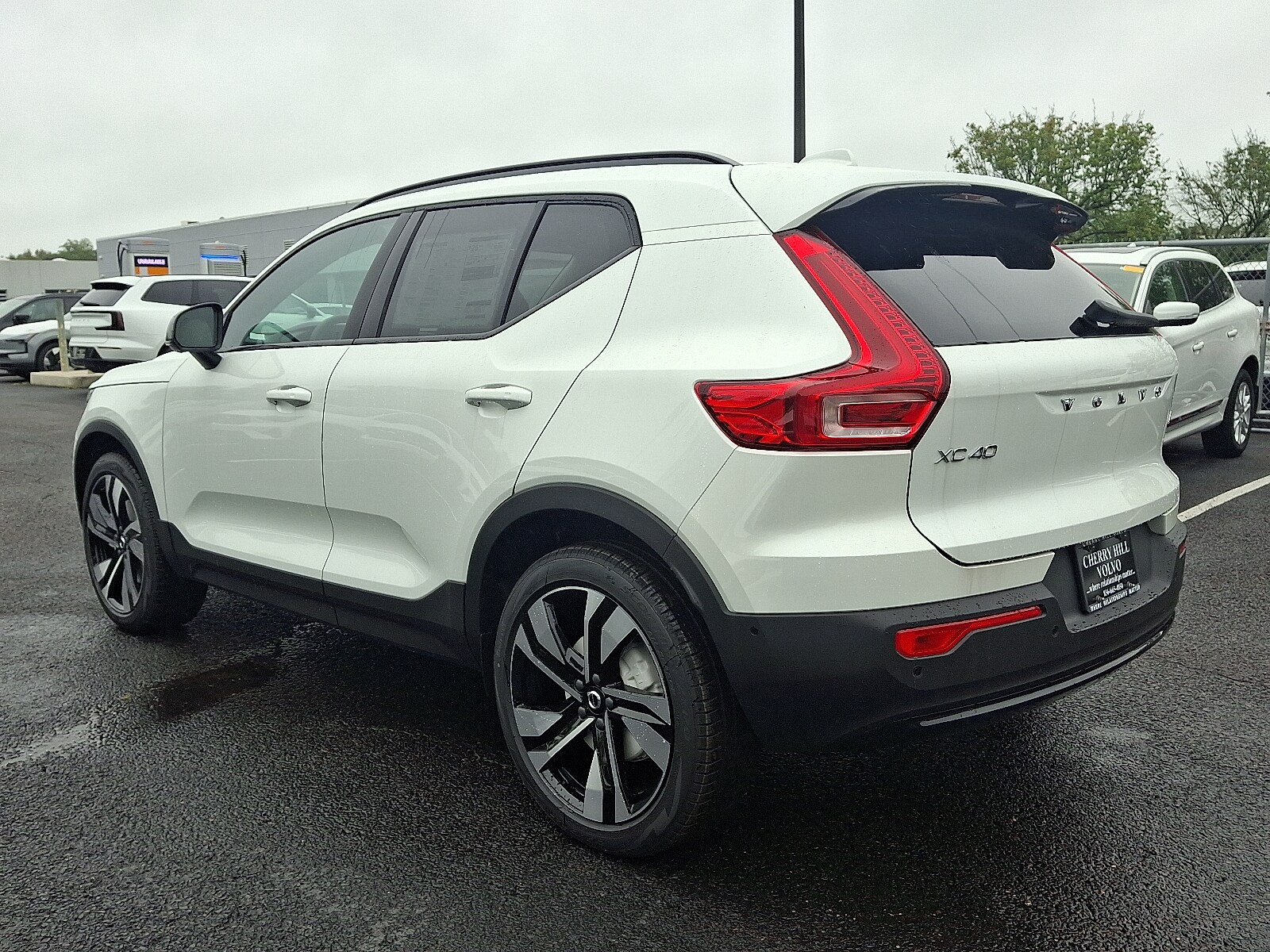 2026 Volvo XC40 photo 3