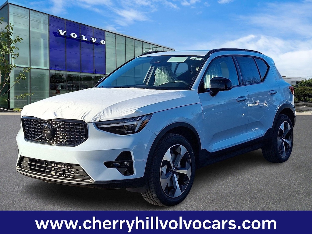 New 2026 Volvo XC40 B5 Plus SUV