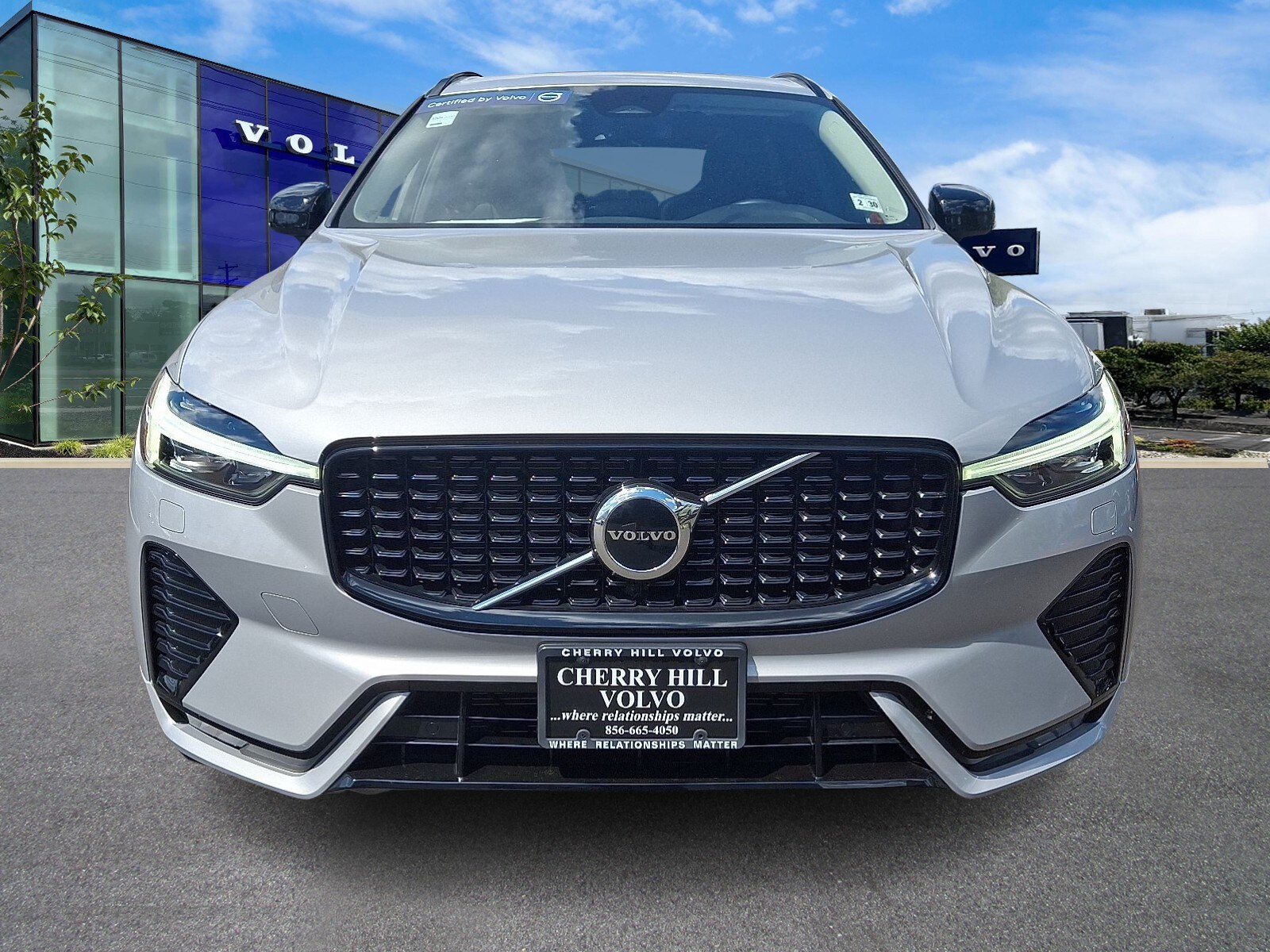 2025 Volvo XC60 B5 Core photo 2