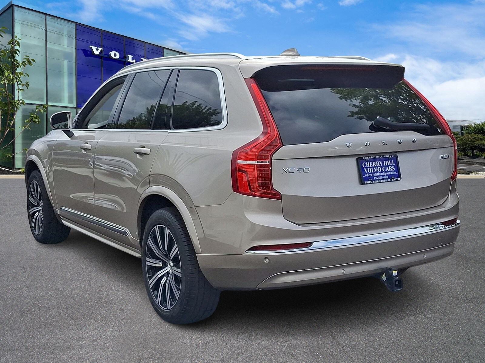 2024 Volvo XC90 B5 AWD Core photo 2