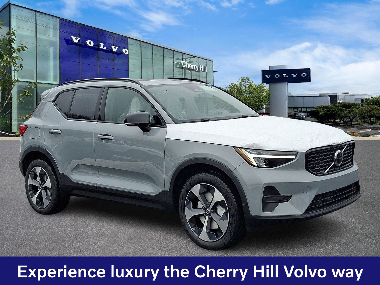 2026 Volvo XC40 SUV 