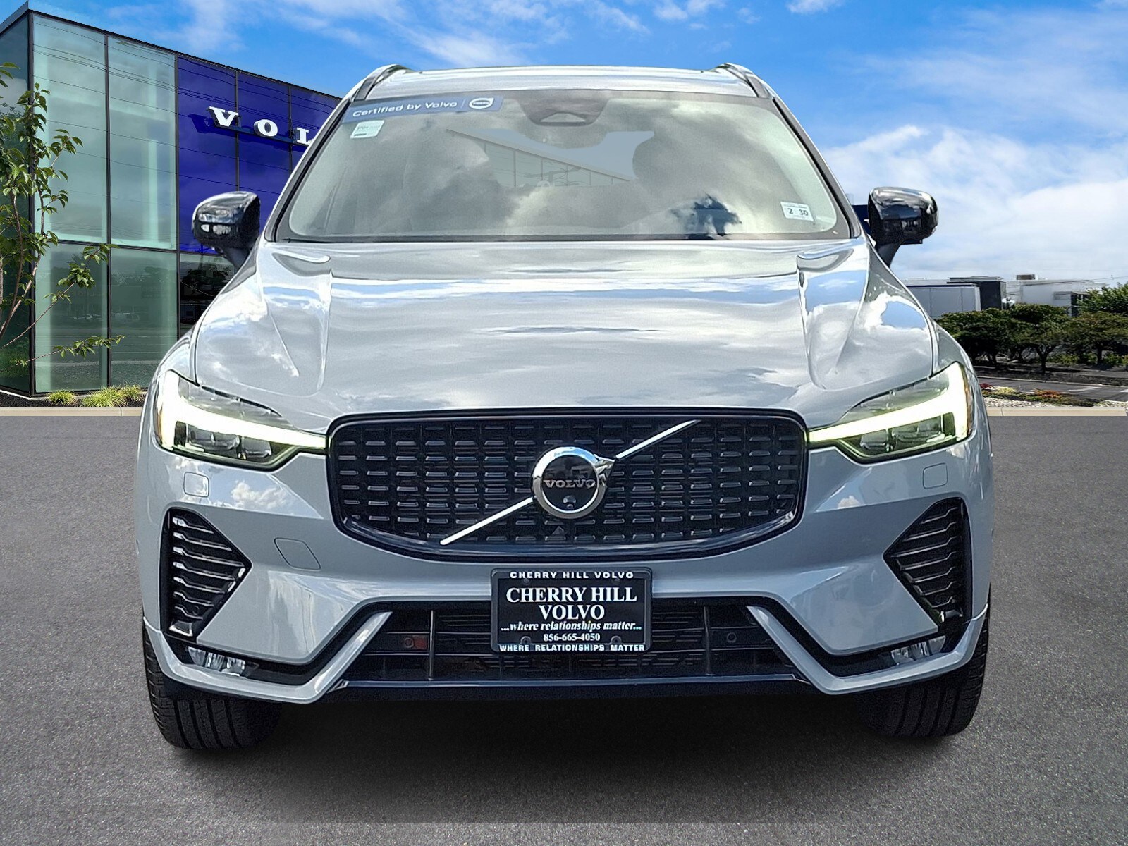 2025 Volvo XC60 B5 Plus photo 2