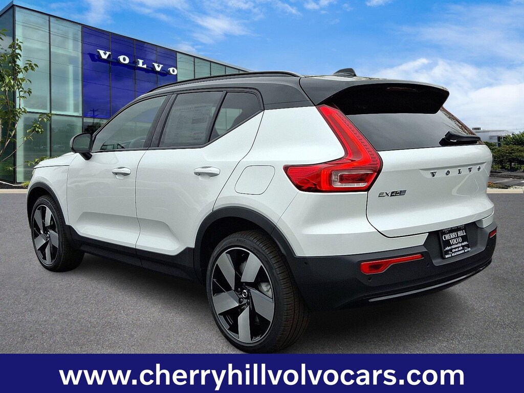 New 2026 Volvo EX40 Single Motor Extended Range Plus SUV