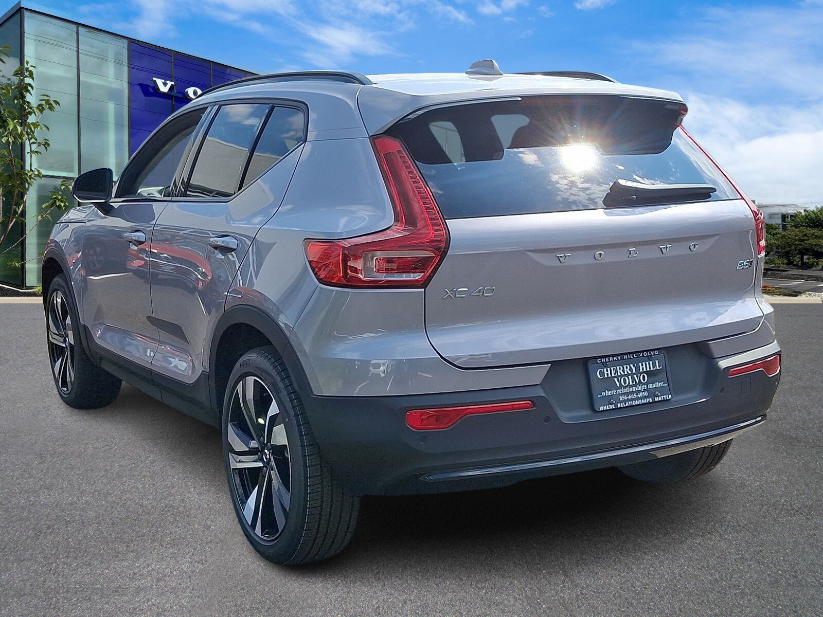 2026 Volvo XC40 photo 4