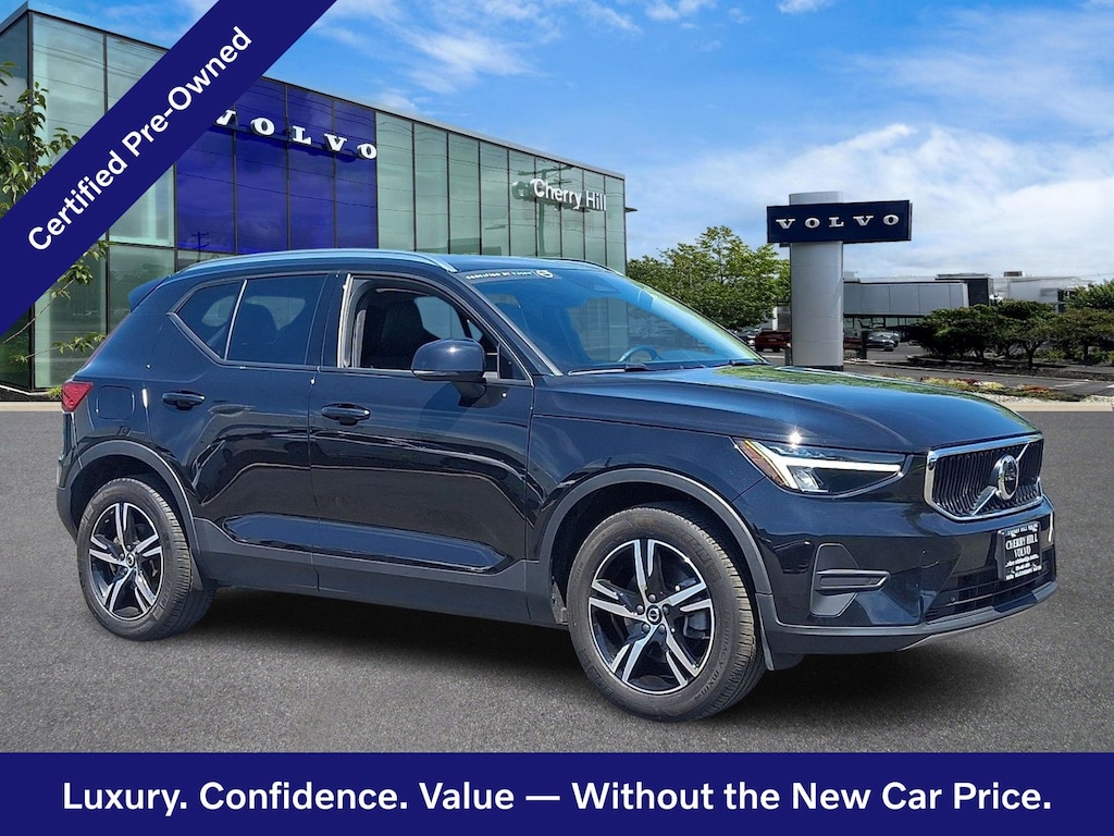 Certified 2023 Volvo XC40 B5 Core SUV