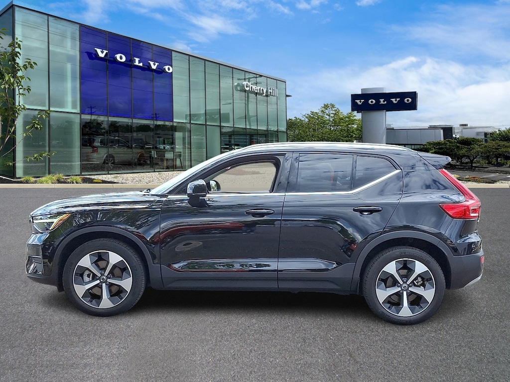 Certified 2025 Volvo XC40 B5 AWD Core Bright B5 Core Bright Theme SUV