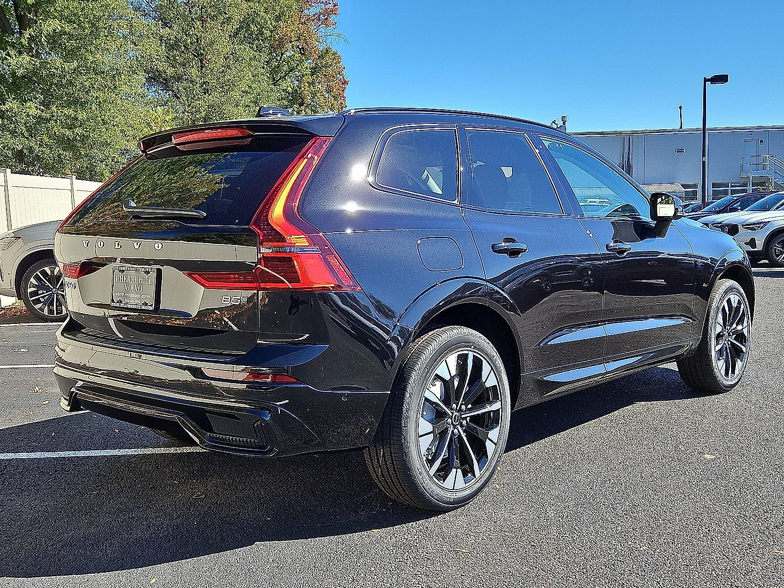 2026 Volvo XC60 B5 Plus photo 4