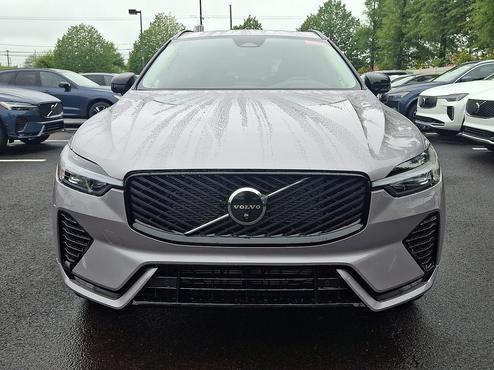 2026 Volvo XC60 B5 Plus photo 2