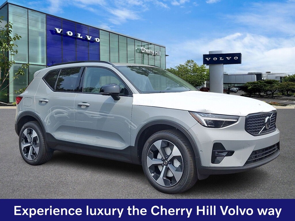 New 2026 Volvo XC40 B5 Plus SUV
