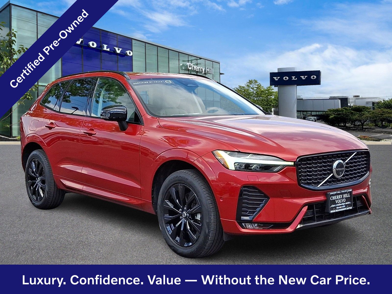 2024 Volvo XC60 B5 Plus Dark Theme AWD's photo